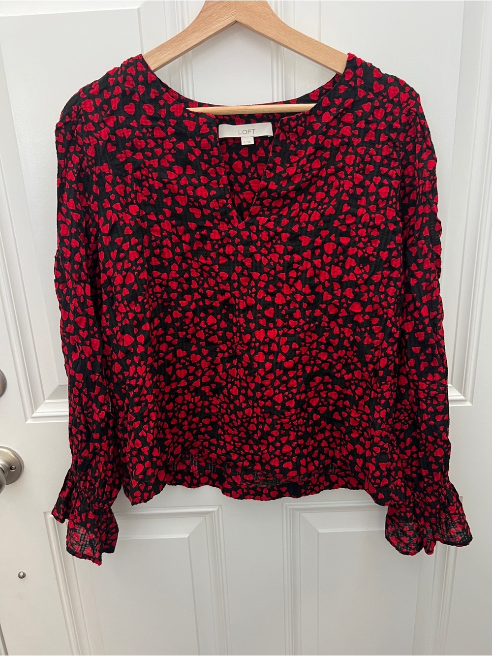 LOFT Red Heart Print Split Neck Blouse Black Long Sleeve Flounce Cuff Top Medium